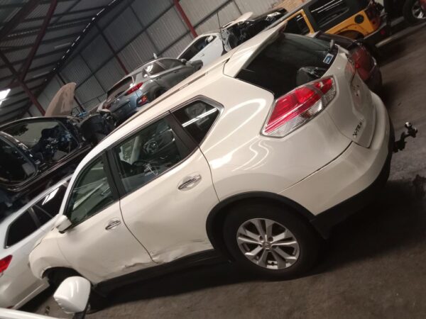 P4901 - Nissan X-Trail 2015 White Wrecking - Image 11