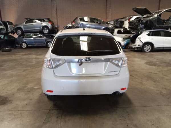 P4902 - Subaru Impreza 2007 White Wrecking - Image 13