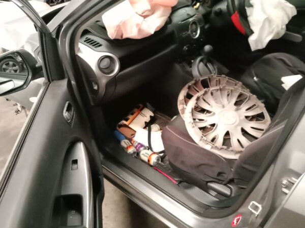 P4903 - Mazda 2 2010 Grey Wrecking - Image 5