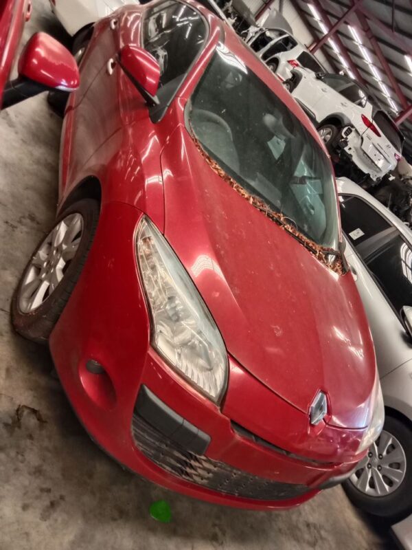 P4904 - Renault Megane 2011 Red Wrecking - Image 11