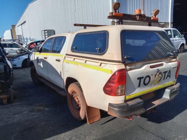 P4905 - Toyota Hilux 2021 White Wrecking - Image 12