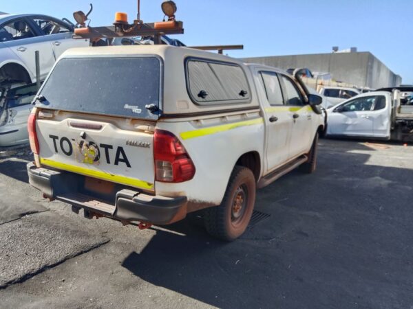P4905 - Toyota Hilux 2021 White Wrecking - Image 13