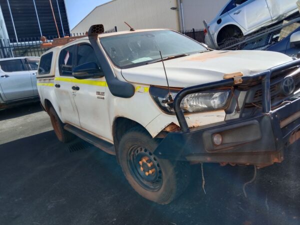 P4905 - Toyota Hilux 2021 White Wrecking - Image 15