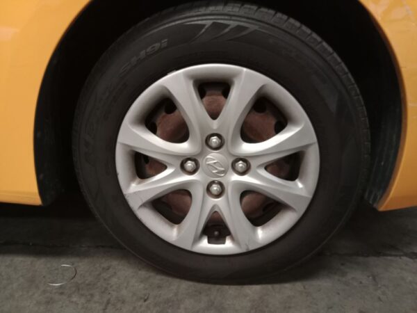 P4907 - Hyundai accent 2014 yellow Wrecking - Image 8