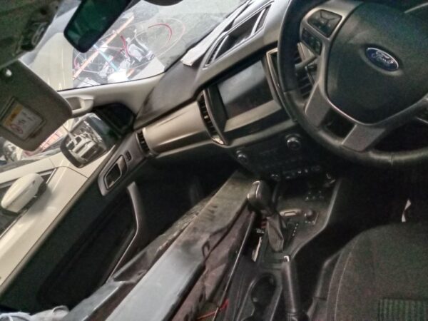 P4908 - Ford Ranger 2019 Grey Wrecking - Image 2