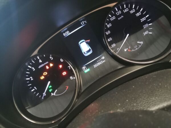 P4909 - Nissan X-Trail 2015 White Wrecking - Image 2