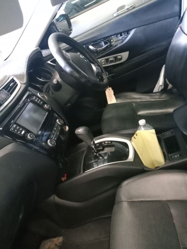 P4909 - Nissan X-Trail 2015 White Wrecking - Image 3