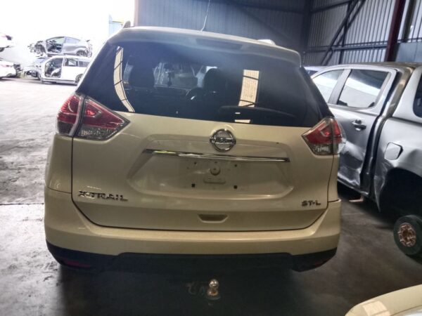 P4909 - Nissan X-Trail 2015 White Wrecking - Image 7