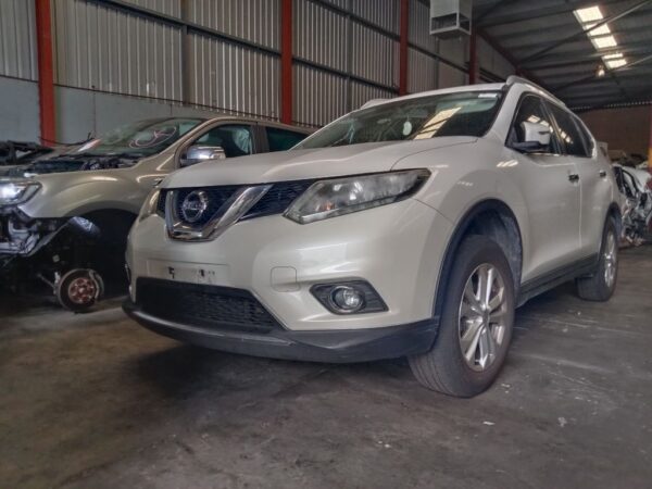 P4909 - Nissan X-Trail 2015 White Wrecking - Image 11