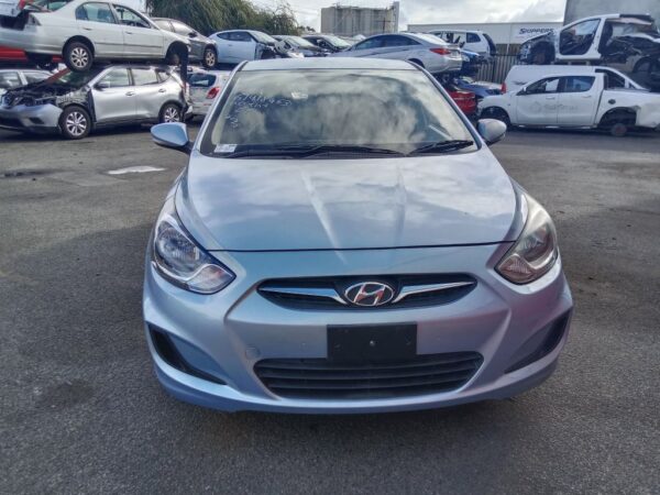 P4910 - Hyundai accent 2012 Blue Wrecking
