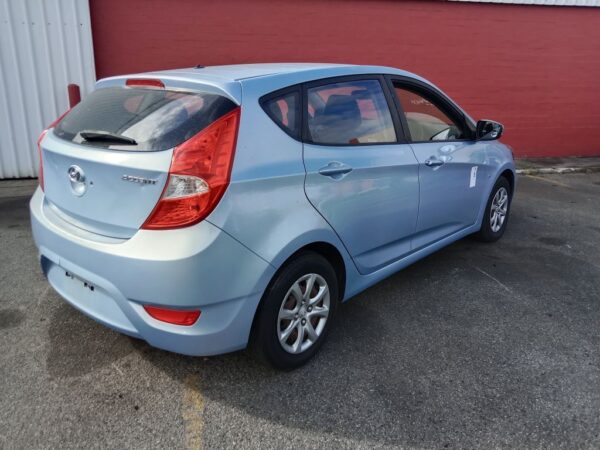 P4910 - Hyundai accent 2012 Blue Wrecking - Image 12