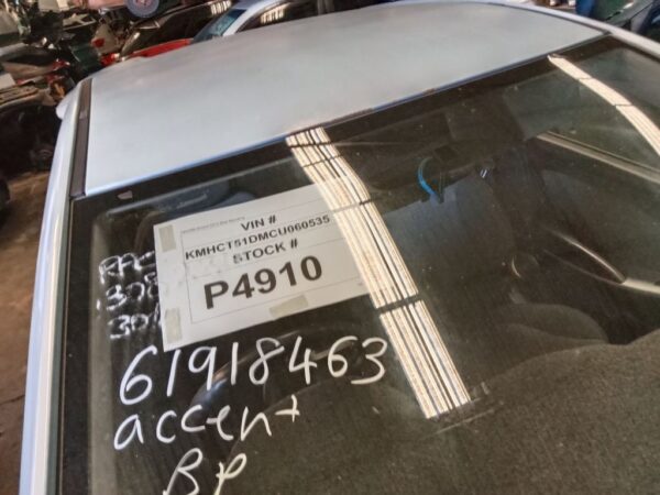 P4910 - Hyundai accent 2012 Blue Wrecking - Image 13