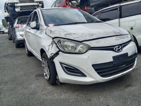 P4911 - Hyundai i20 2015 White Wrecking