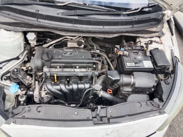 P4911 - Hyundai i20 2015 White Wrecking - Image 3
