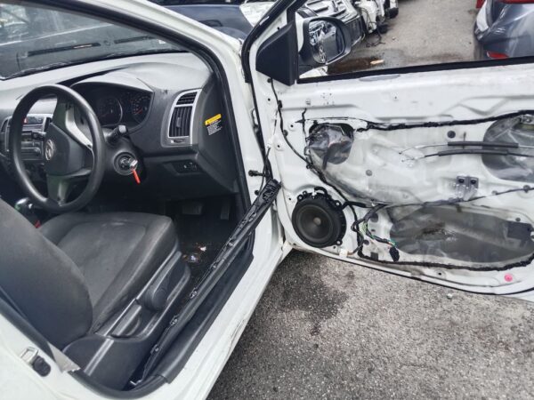 P4911 - Hyundai i20 2015 White Wrecking - Image 7