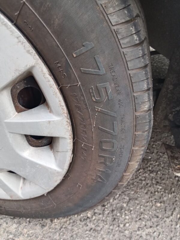 P4911 - Hyundai i20 2015 White Wrecking - Image 9