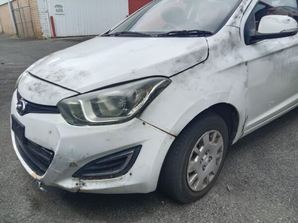 P4911 - Hyundai i20 2015 White Wrecking - Image 12