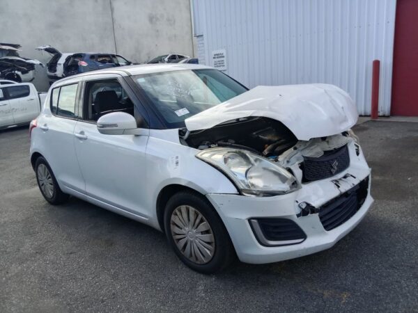 P4912 - Suzuki Swift 2014 White Wrecking