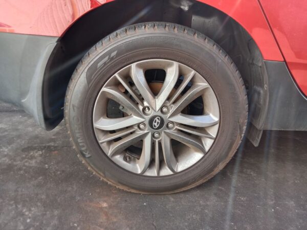 P4913 - Hyundai IX35 2014 Red Wrecking - Image 12
