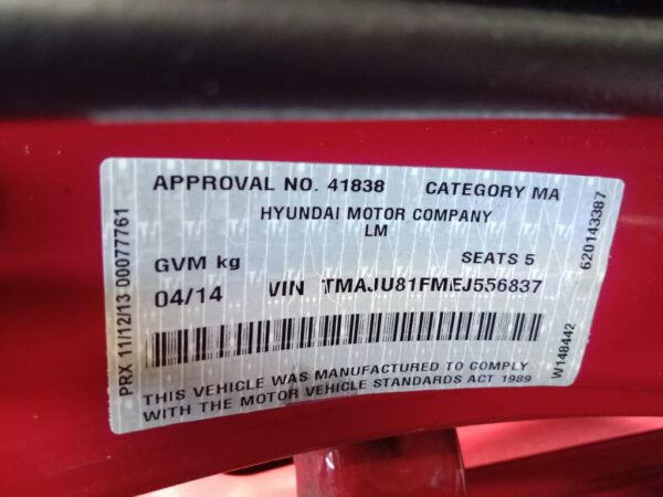 P4913 - Hyundai IX35 2014 Red Wrecking - Image 14