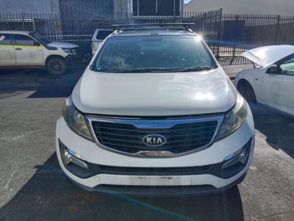 P4914 - Kia Sportage 2012 White Wrecking