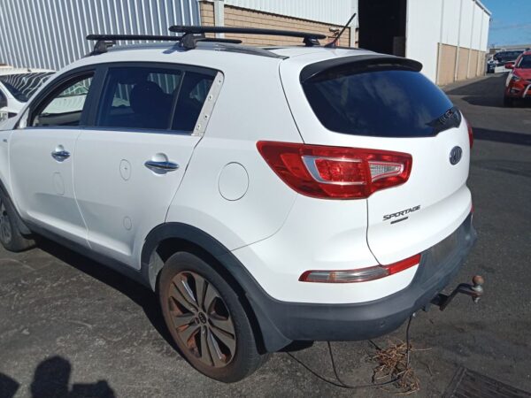 P4914 - Kia Sportage 2012 White Wrecking - Image 10