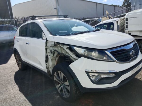 P4914 - Kia Sportage 2012 White Wrecking - Image 16