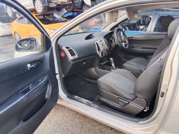 P4915 - Hyundai i20 2011 Silver Wrecking - Image 3