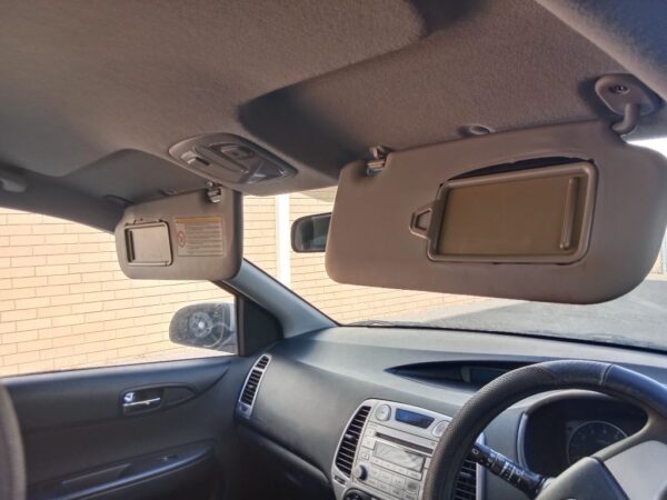P4915 - Hyundai i20 2011 Silver Wrecking - Image 6