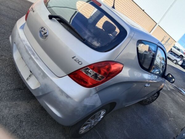 P4915 - Hyundai i20 2011 Silver Wrecking - Image 12
