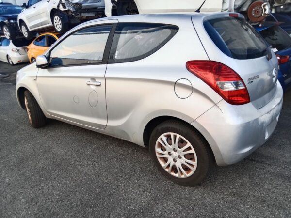 P4915 - Hyundai i20 2011 Silver Wrecking - Image 14