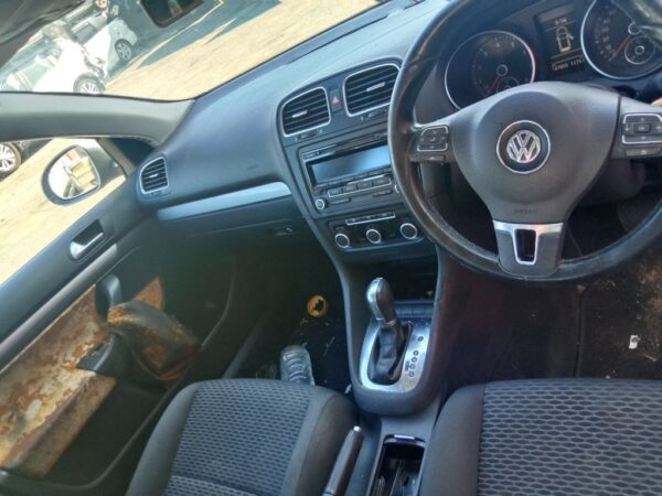 P4916 - Volkswagen golf 2012 Grey Wrecking - Image 7