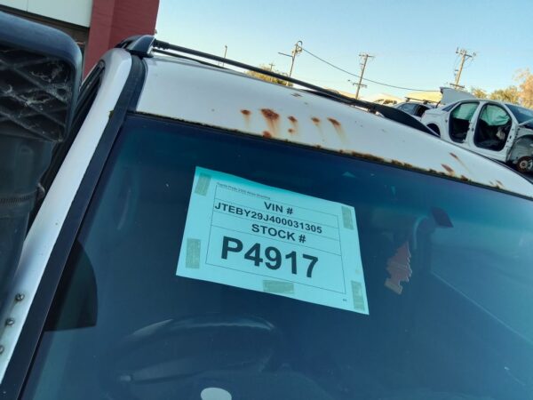 P4917 - Toyota LandCruiser Prado 2005 White Wrecking - Image 11