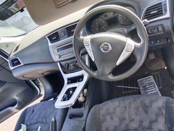P4918 - Nissan pulsar 2013 White Wrecking - Image 3