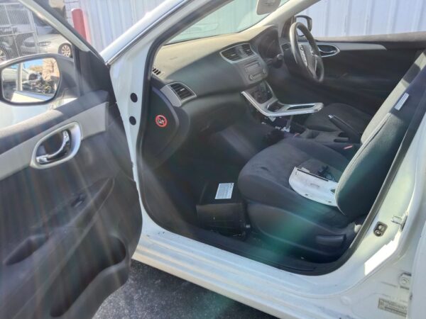 P4918 - Nissan pulsar 2013 White Wrecking - Image 5