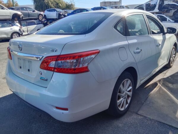 P4918 - Nissan pulsar 2013 White Wrecking - Image 8