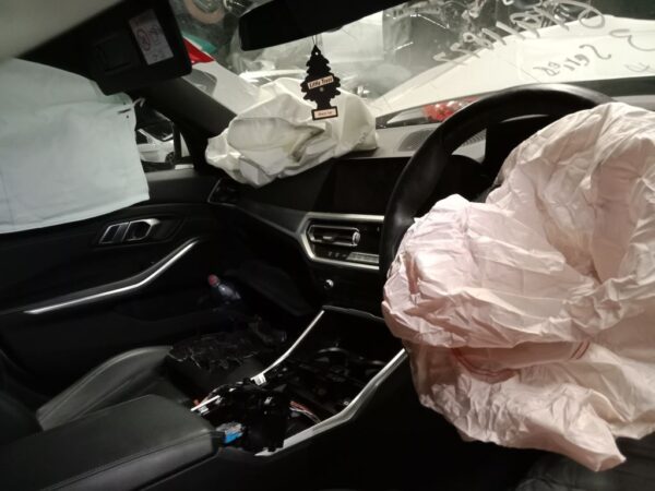 P4920 - BMW 3 Series G20 2019 White Wrecking - Image 3