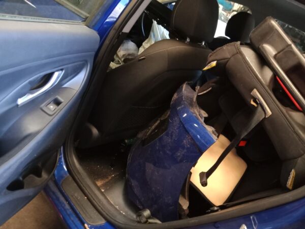 P4921 - Hyundai i30 2022 Blue Wrecking - Image 5