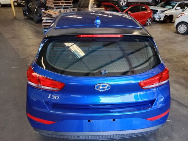 P4921 - Hyundai i30 2022 Blue Wrecking - Image 8
