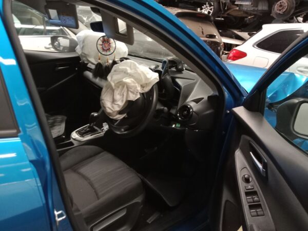 P4924 - Mazda 2 2014 Blue Wrecking - Image 3