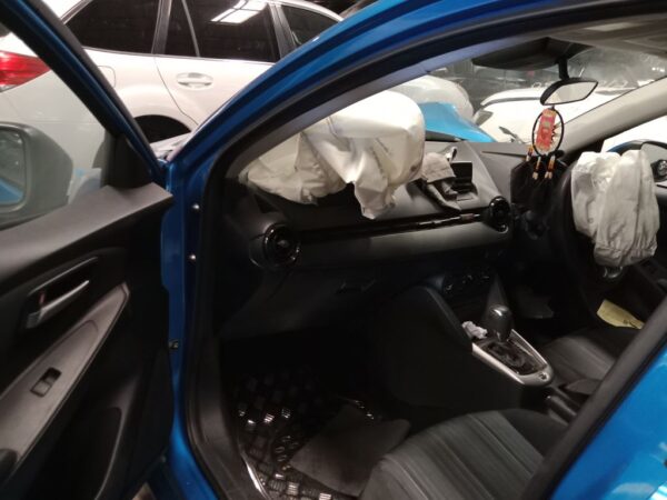 P4924 - Mazda 2 2014 Blue Wrecking - Image 7
