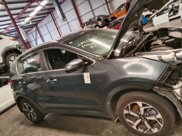 P4925 - Kia Sportage 2018 Grey Wrecking - Image 2