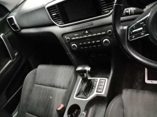 P4925 - Kia Sportage 2018 Grey Wrecking - Image 3