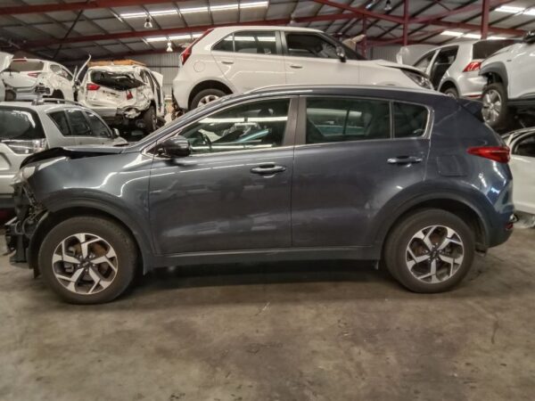 P4925 - Kia Sportage 2018 Grey Wrecking - Image 16