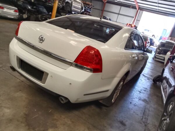 P4927 - Holden Statesman/Caprice 2009 White Wrecking - Image 8