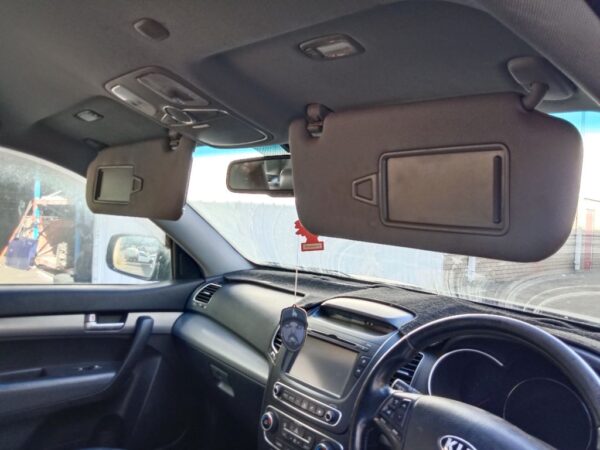 P4929 - Kia Sorento 2014 Grey Wrecking - Image 4