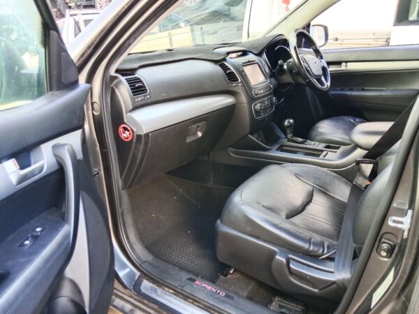 P4929 - Kia Sorento 2014 Grey Wrecking - Image 8
