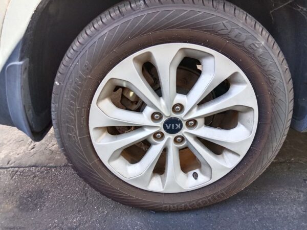 P4929 - Kia Sorento 2014 Grey Wrecking - Image 11