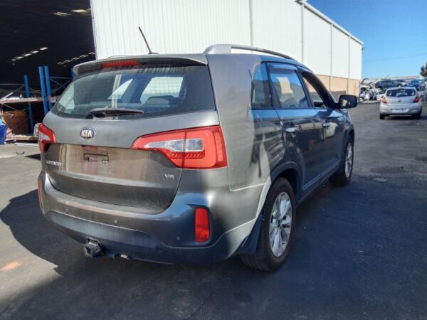 P4929 - Kia Sorento 2014 Grey Wrecking - Image 13