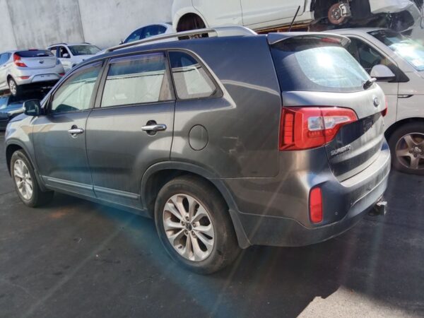 P4929 - Kia Sorento 2014 Grey Wrecking - Image 14